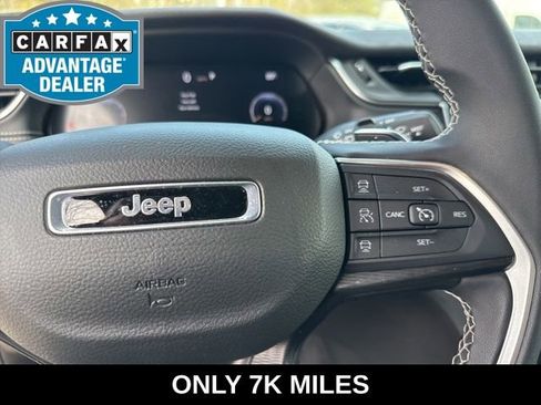Used 2025 Jeep Grand Cherokee Laredo X AWD/4WD image 39
