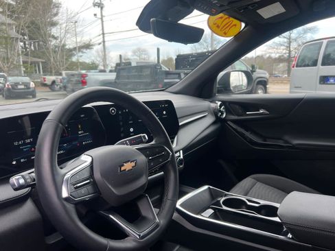 Certified 2025 Chevrolet Equinox LT w/ Safety and Technology Package AWD/4WD image 14