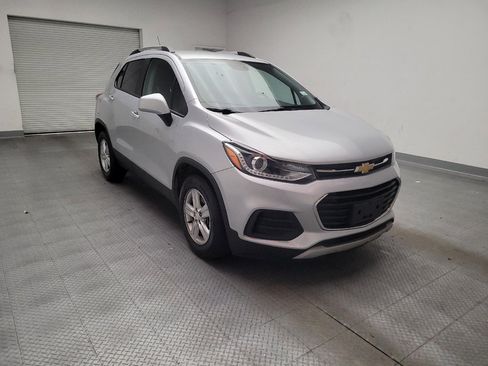Used 2022 Chevrolet Trax LT FWD image 13
