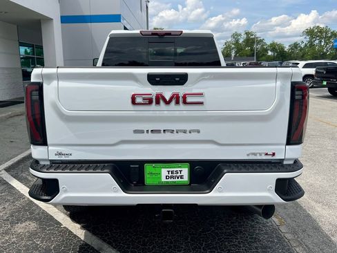 New 2026 GMC Sierra 2500 AT4 w/ AT4 Premium Plus Package AWD/4WD image 31