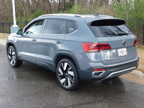 Used 2024 Volkswagen Taos SEL image 3
