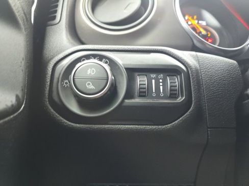 Certified 2020 Jeep Gladiator Sport image 11