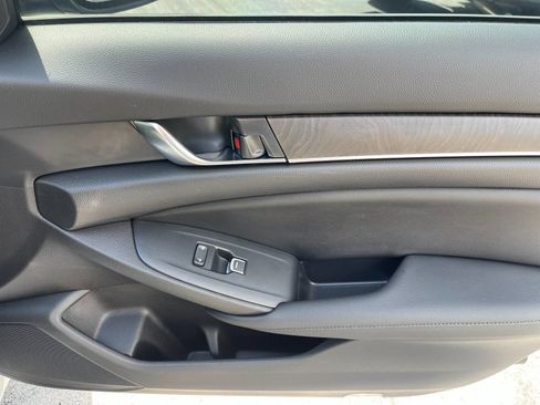 Used 2020 Honda Accord Touring image 19