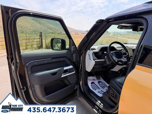 Used 2022 Land Rover Defender 110 X-Dynamic SE AWD/4WD image 11