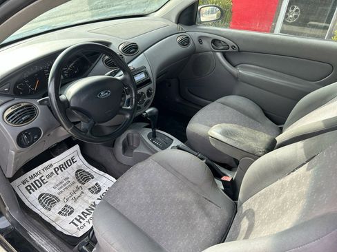 Used 2004 Ford Focus ZX3 Hatchback image 5