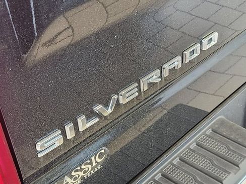 Used 2024 Chevrolet Silverado 1500 LT w/ Z71 Off-Road Package AWD/4WD image 9