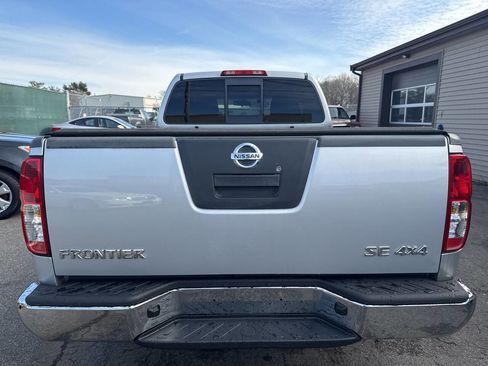 Used 2009 Nissan Frontier SE w/ SE Value Truck Pkg image 4