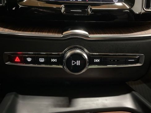 Used 2023 Volvo XC60 B5 Plus w/ Protection Package Premier image 52