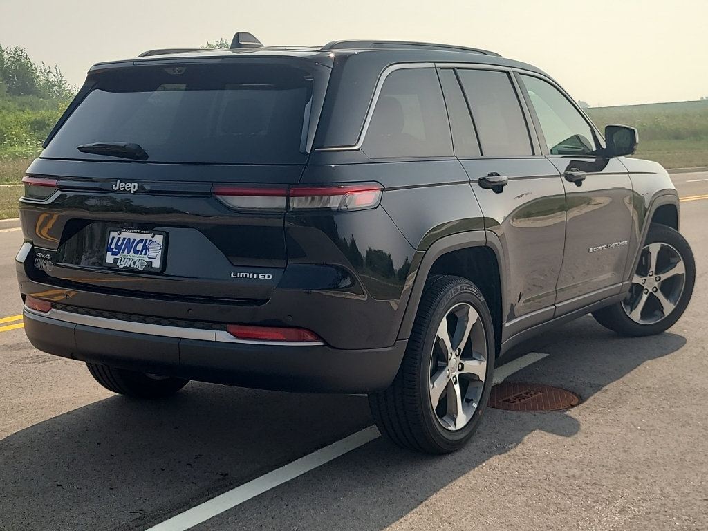 New 2026 Jeep Grand Cherokee Limited w/ Luxury Tech Group II AWD/4WD image 4