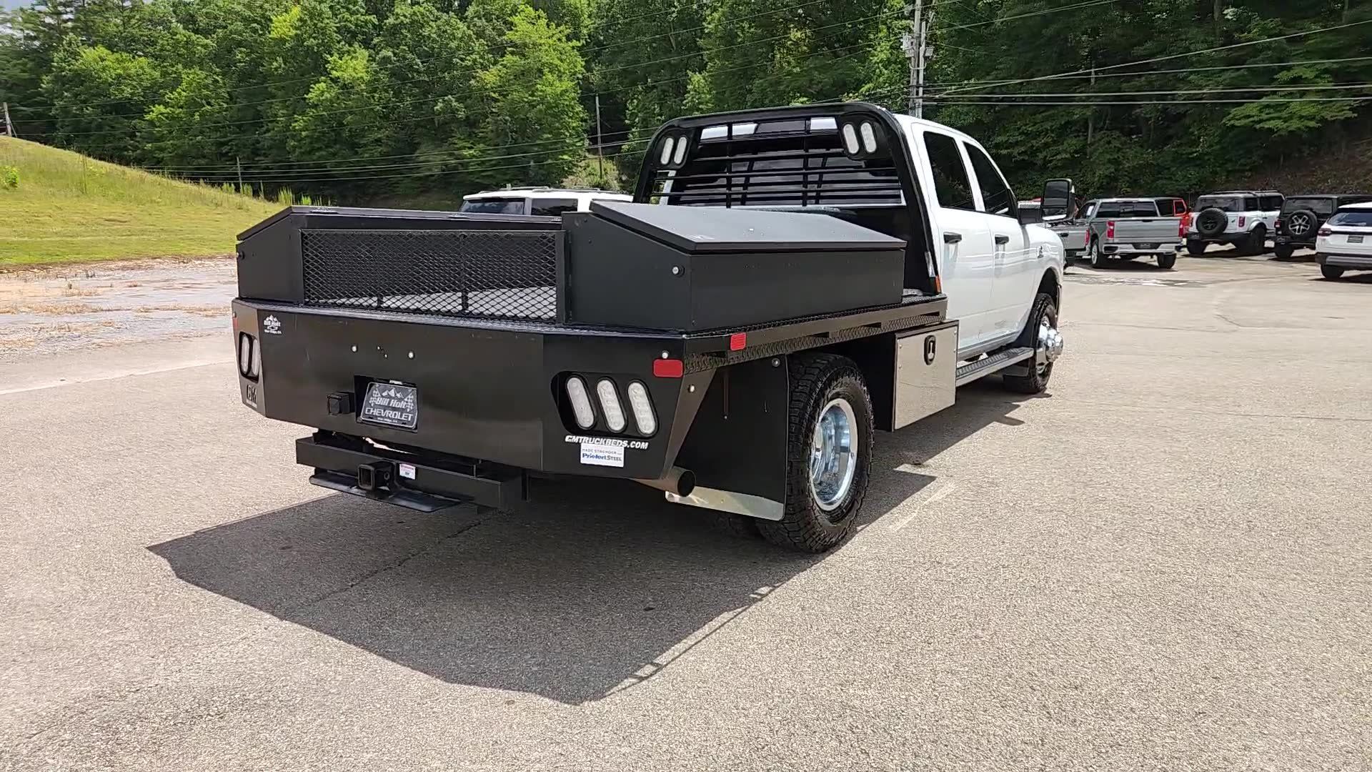 Used 2024 RAM 3500 Tradesman w/ Chrome Appearance Group AWD/4WD image 15