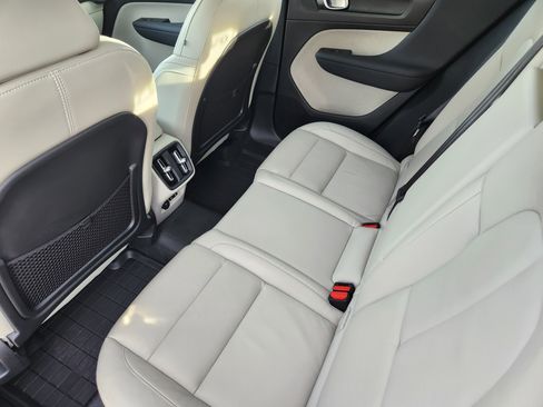 Certified 2023 Volvo XC40 B5 Plus w/ Driver Assist Package image 9