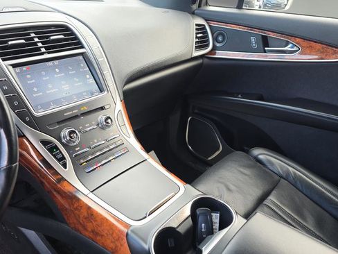 Used 2020 Lincoln Nautilus Reserve w/ Equipment Group 201A image 27