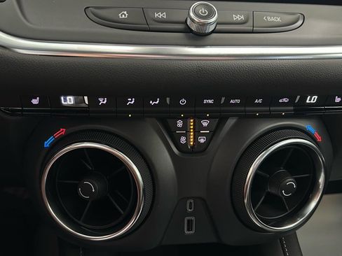 New 2025 Chevrolet Blazer LT w/ Midnight/Sport Edition image 30