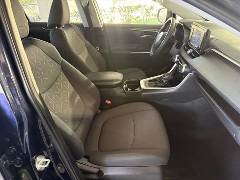 Used 2021 Toyota RAV4 XLE image 42