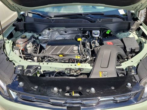 Used 2025 Chevrolet Trax ACTIV w/ Driver Confidence Package FWD image 40