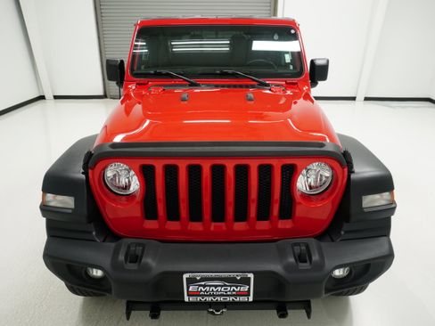 Used 2020 Jeep Wrangler Sport AWD/4WD image 2
