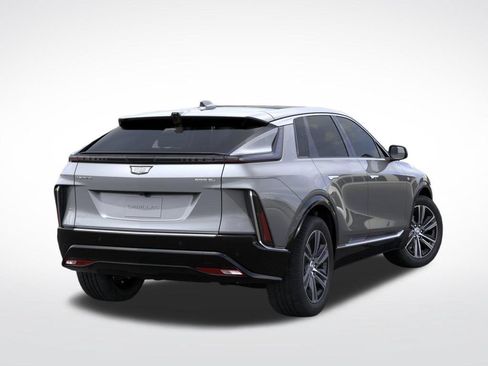 New 2026 Cadillac Lyriq Luxury AWD/4WD image 4