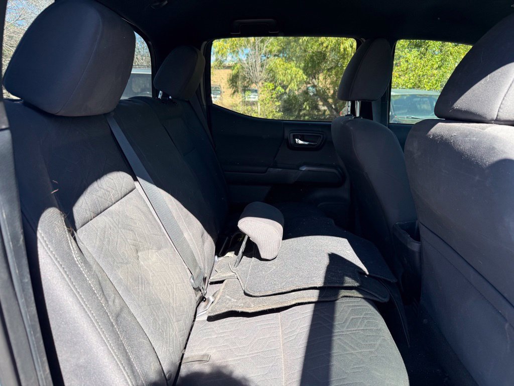 Used 2019 Toyota Tacoma TRD Off-Road w/ Technology Package AWD/4WD image 18