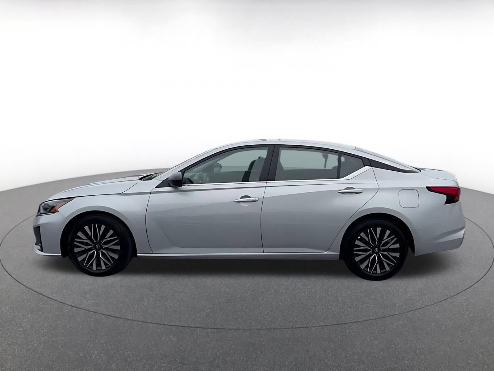 Used 2026 Nissan Altima 2.5 SV FWD image 8