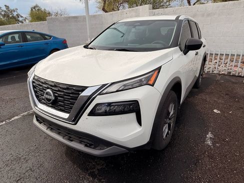 Certified 2023 Nissan Rogue S FWD image 2