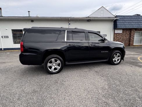 Used 2018 Chevrolet Suburban LT image 8