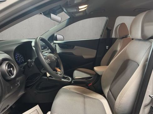 Used 2022 Hyundai Kona SE AWD/4WD image 3
