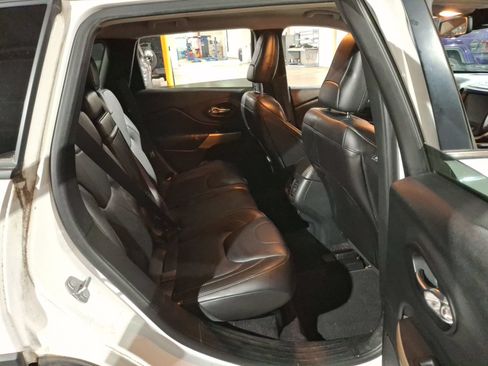 Used 2018 Jeep Cherokee Limited w/ Technology Group AWD/4WD image 20