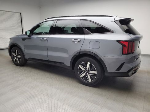 Used 2022 Kia Sorento S FWD image 3