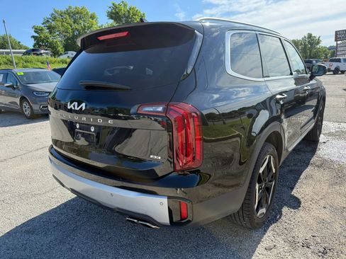 Used 2024 Kia Telluride S AWD/4WD image 3