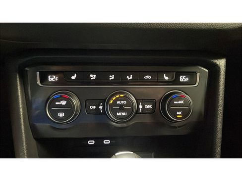 Used 2021 Volkswagen Tiguan SE image 13