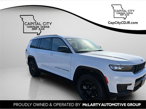 New 2025 Jeep Grand Cherokee L Altitude image 1