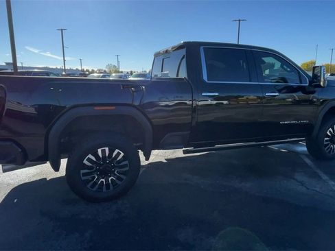 Used 2024 GMC Sierra 2500 Denali Ultimate image 2