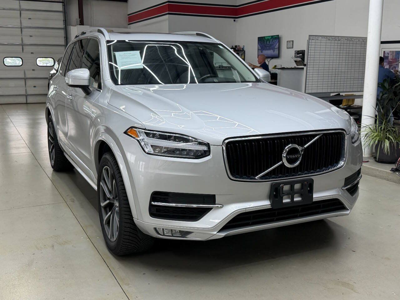 Used 2019 Volvo XC90 T6 Momentum AWD/4WD image 1