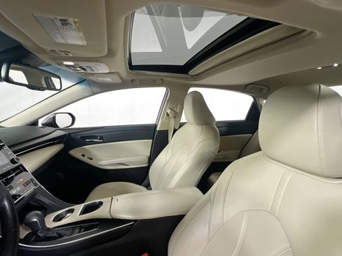 Used 2019 Toyota Avalon XLE image 21