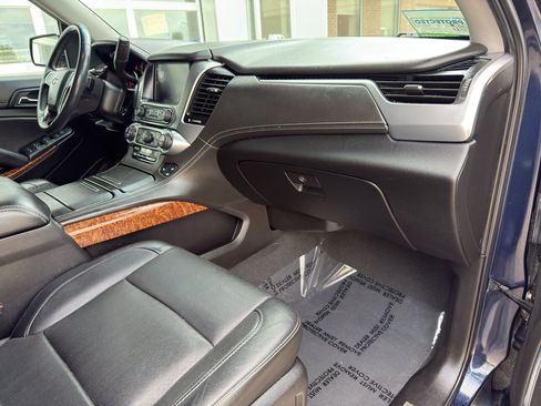 Used 2019 Chevrolet Suburban Premier AWD/4WD image 51