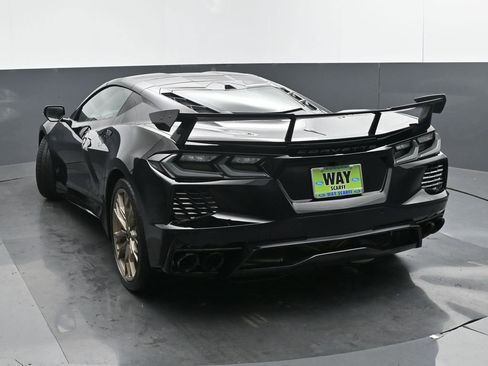 Used 2024 Chevrolet Corvette Stingray Coupe w/ 1LT image 4