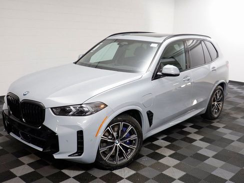 New 2026 BMW X5 xDrive50e w/ M Sport Package AWD/4WD image 2