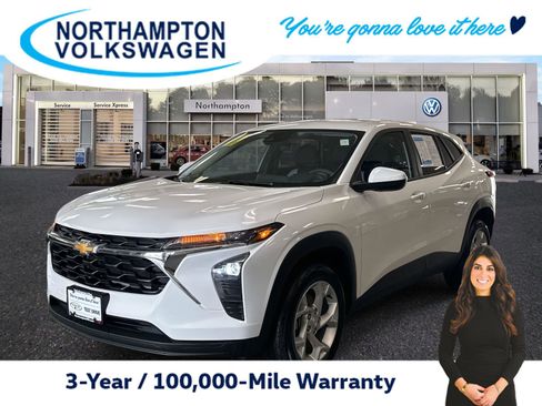 Used 2025 Chevrolet Trax LS w/ LS Convenience Package image 1