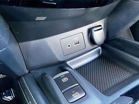 Used 2020 Nissan Rogue SL w/ Premium Package image 16