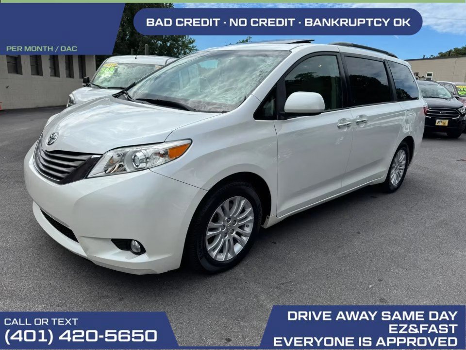 Used 2015 Toyota Sienna XLE FWD image 3