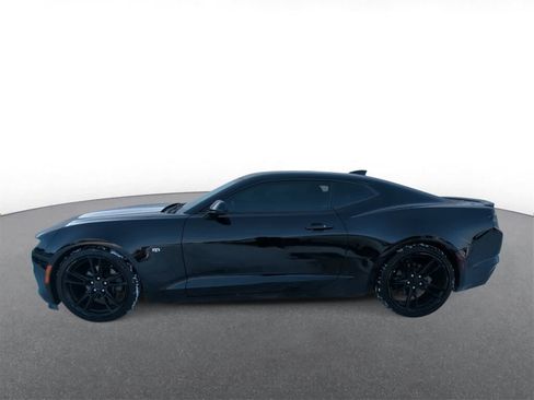 Used 2019 Chevrolet Camaro LT w/ RS Package image 5