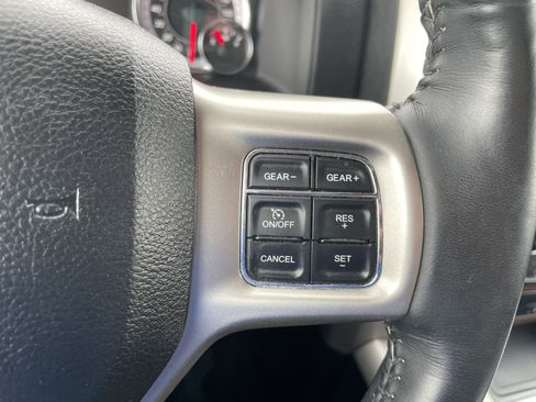 Used 2018 RAM 1500 Laramie w/ Convenience Group AWD/4WD image 17