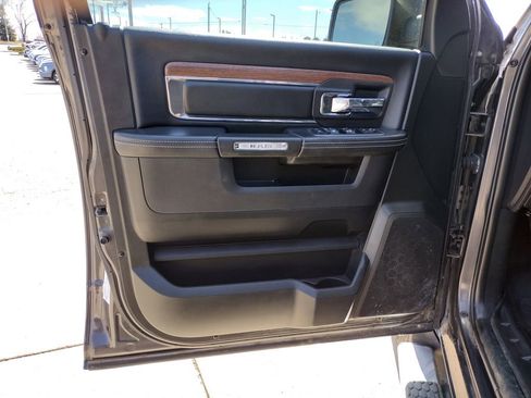 Used 2018 RAM 1500 Laramie w/ Convenience Group image 9