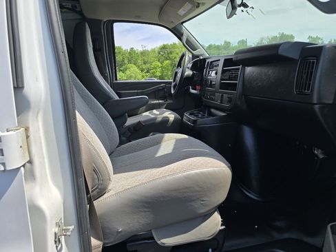Used 2019 Chevrolet Express 2500 w/ Driver Convenience Package image 8