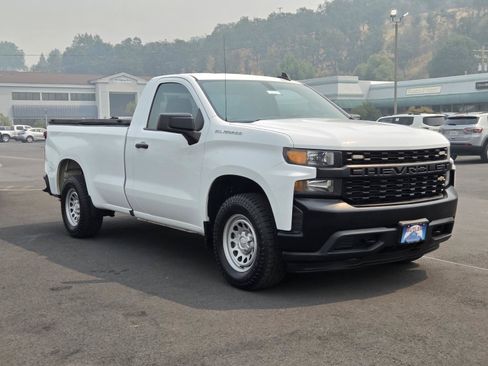 Used 2021 Chevrolet Silverado 1500 W/T w/ WT Value Package AWD/4WD image 3