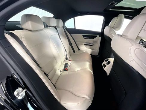 Used 2025 Mercedes-Benz C 300 Sedan image 27