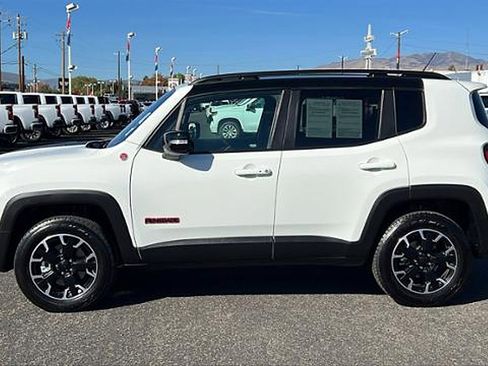 Used 2023 Jeep Renegade Trailhawk image 8