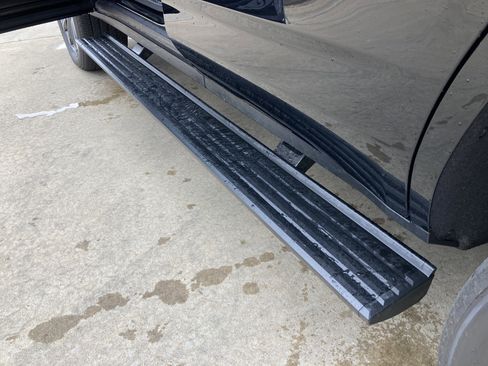 Used 2025 Chevrolet Tahoe High Country image 10