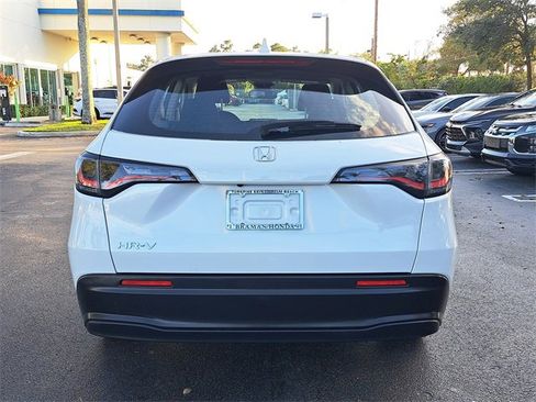 Certified 2023 Honda HR-V LX image 5