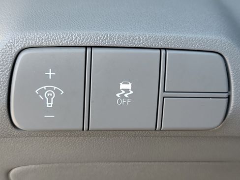 Certified 2025 Hyundai Elantra Sport FWD image 19